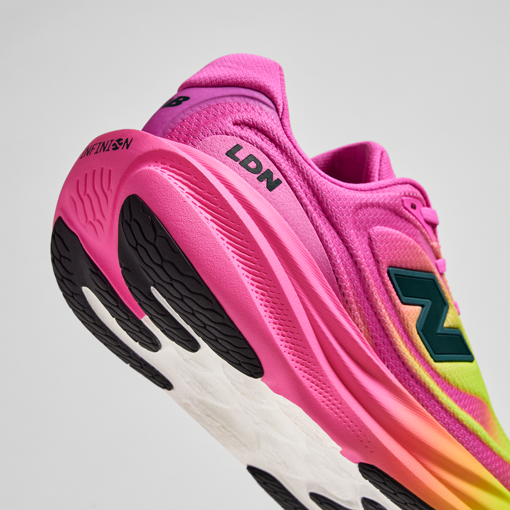 Topánky na behanie New Balance FuelCell SC Elite V5 TCS London Marathon MRCEL55L – ružové