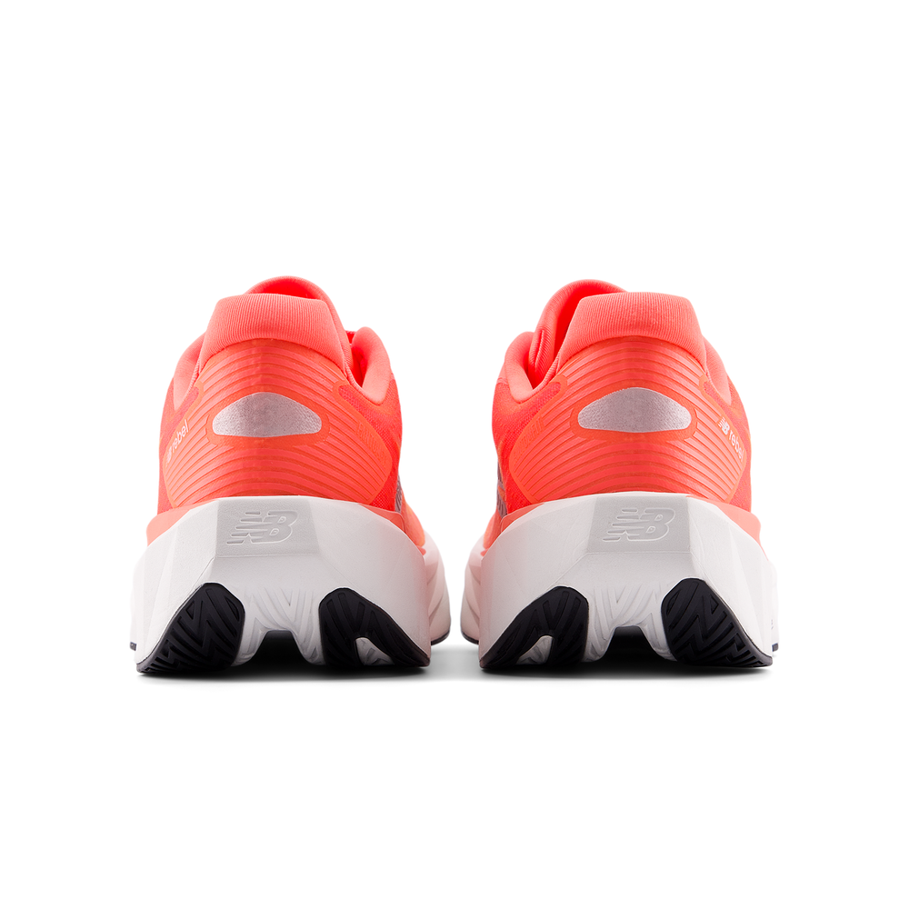 Dámske topánky New Balance FuelCell Rebel v5 WFCXL5A – oranžová