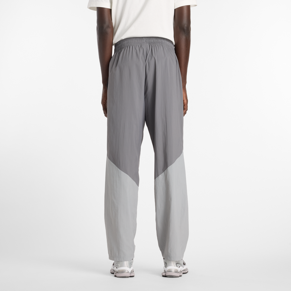 Pánske nohavice New Balance MB61R010CAS – sivé