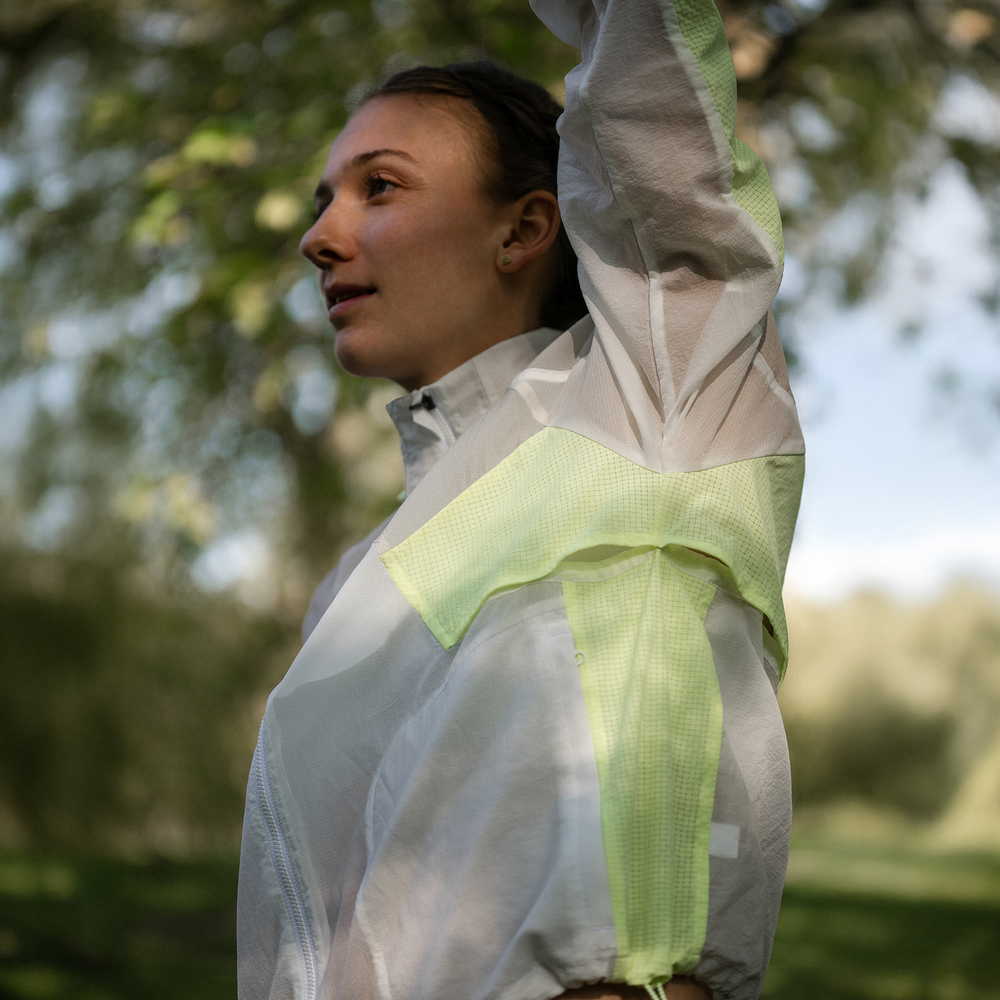 Vetrovka dámska New Balance WJ61J326AFG – biele