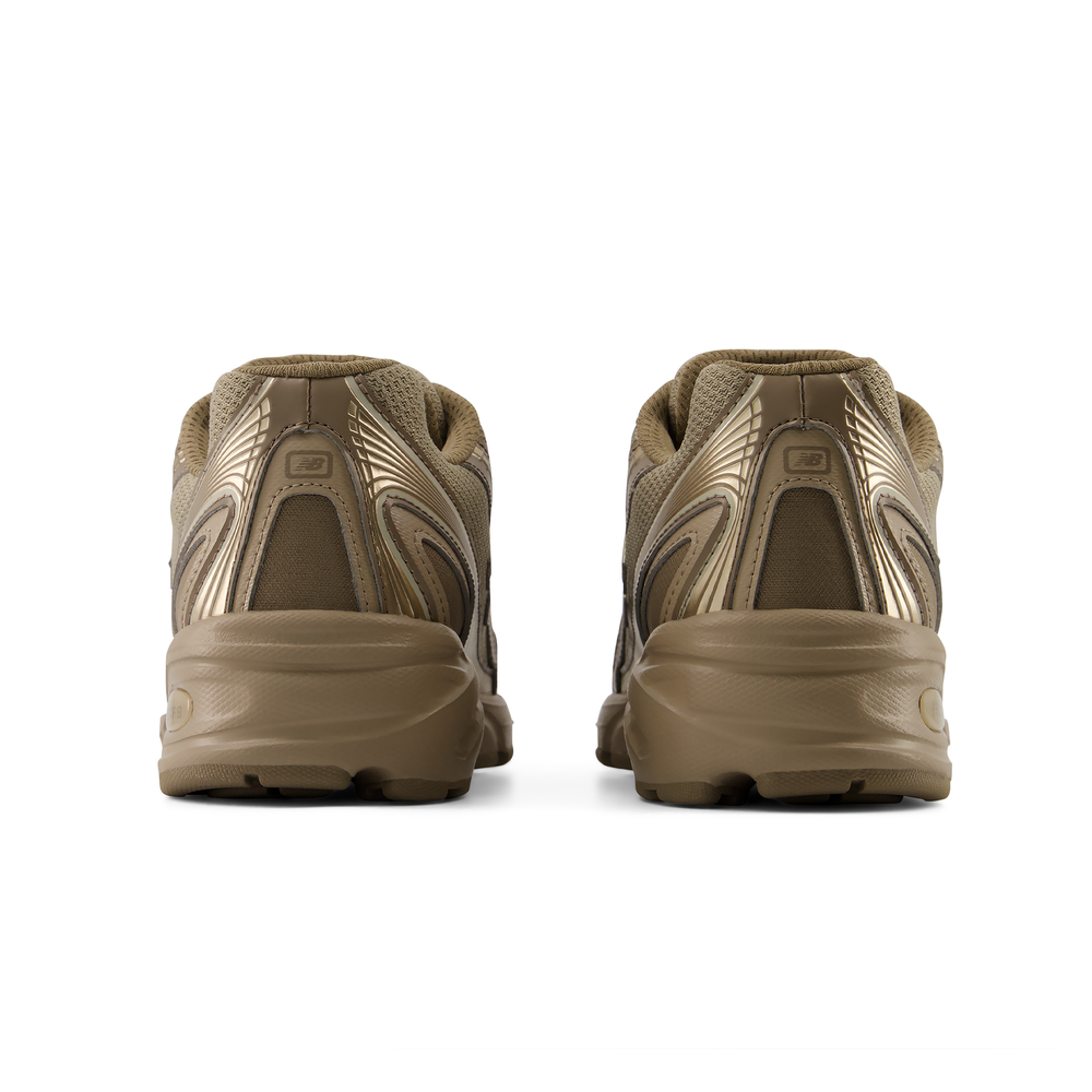 Unisex topánky New Balance U7402XX – hnedá