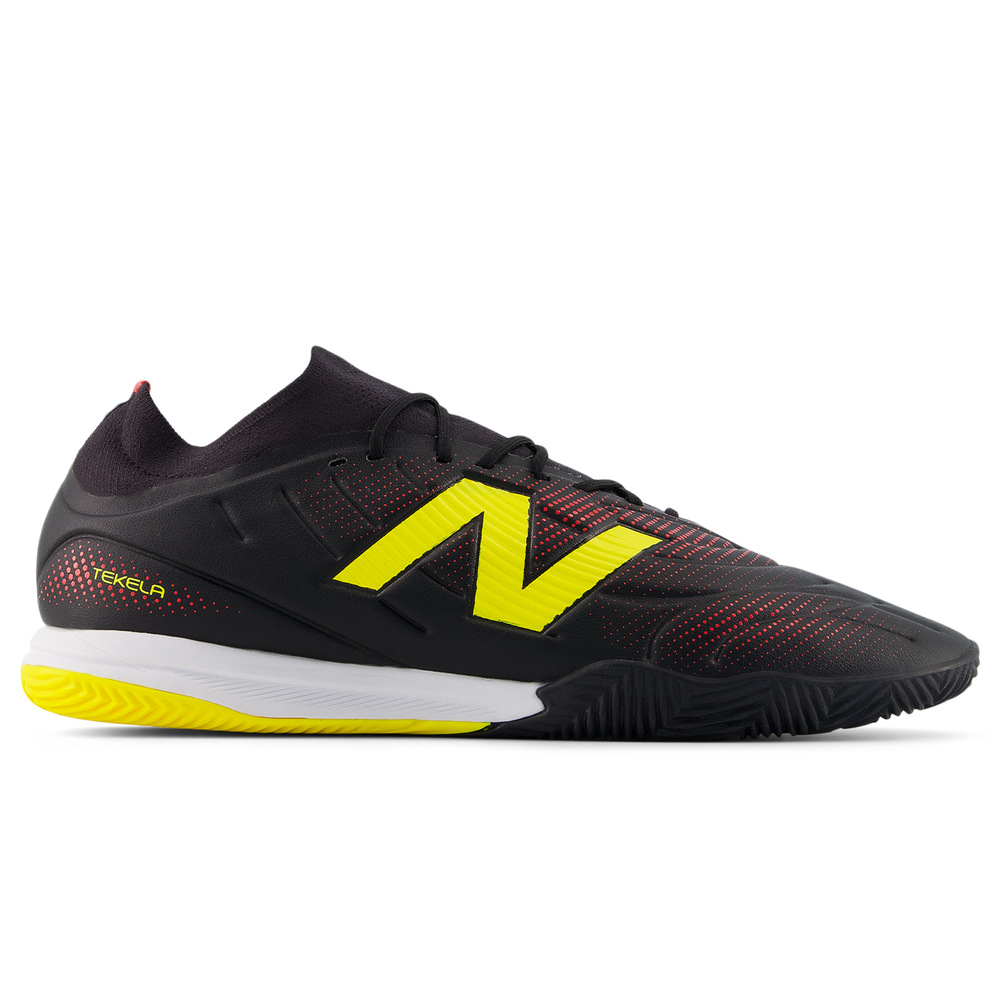 Pánske halovky New Balance TEKELA TEAM LOW LACED IN V5 UT3IL4EI – čierné