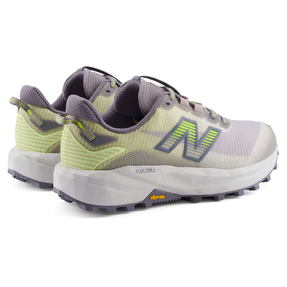Dámske topánky New Balance FuelCell Rebel Trail WRBT675 – sivé