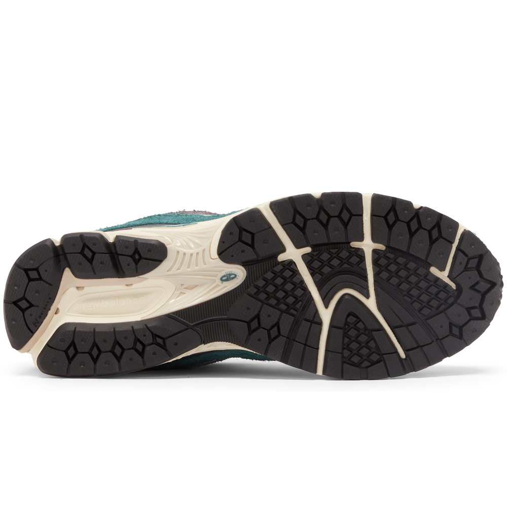 Pánske topánky New Balance M2002REM – viacfarebné