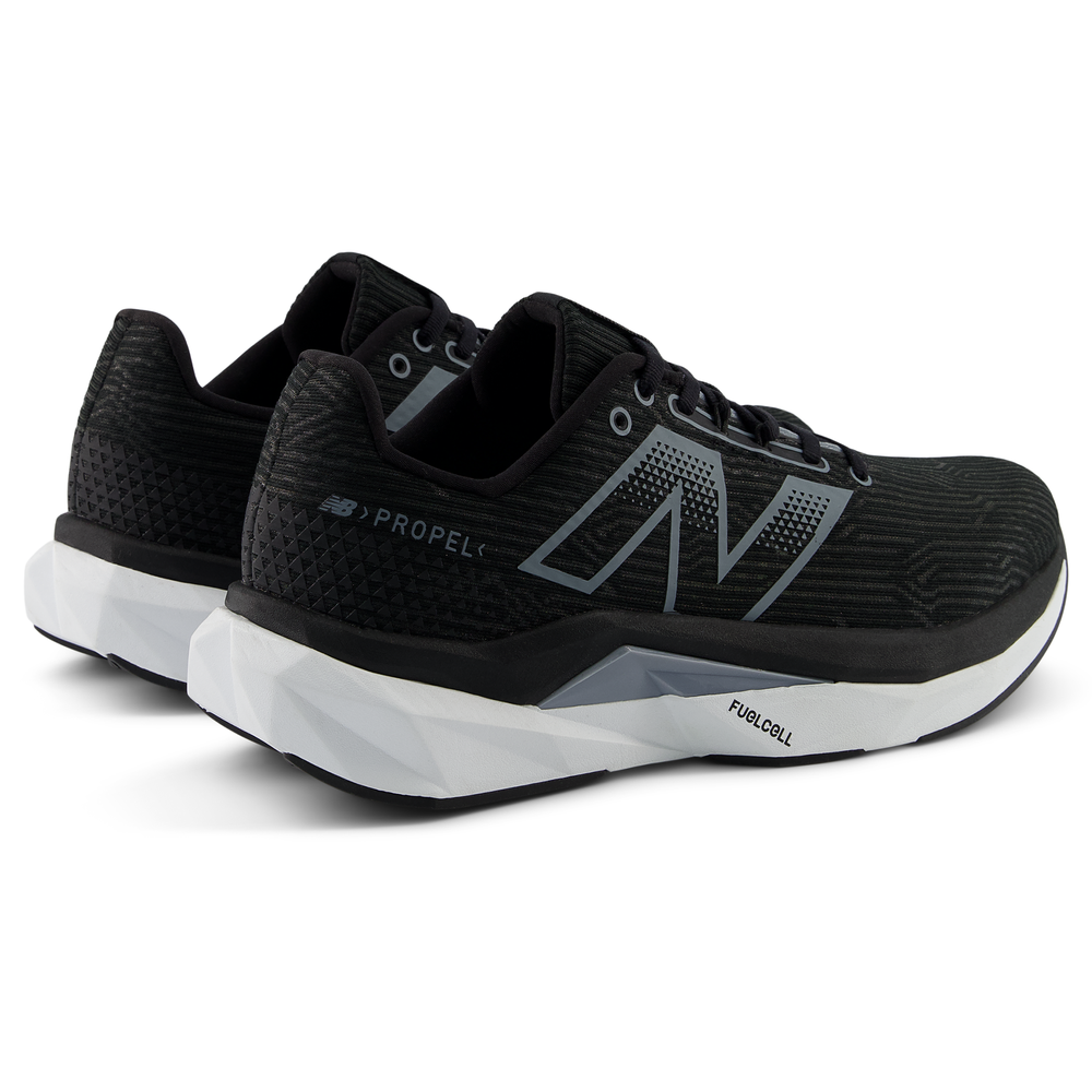 Pánske topánky New Balance FuelCell Propel v5 MFCPRLB5 – čierné