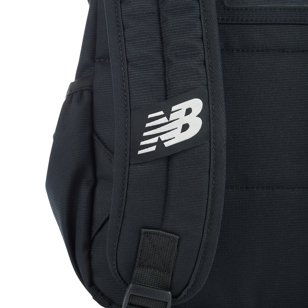Ruksak New Balance LAKB0087BK – čierné