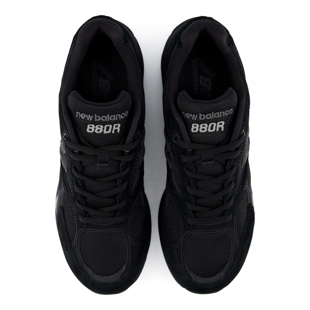 Pánske topánky New Balance U880R3PC – čierné