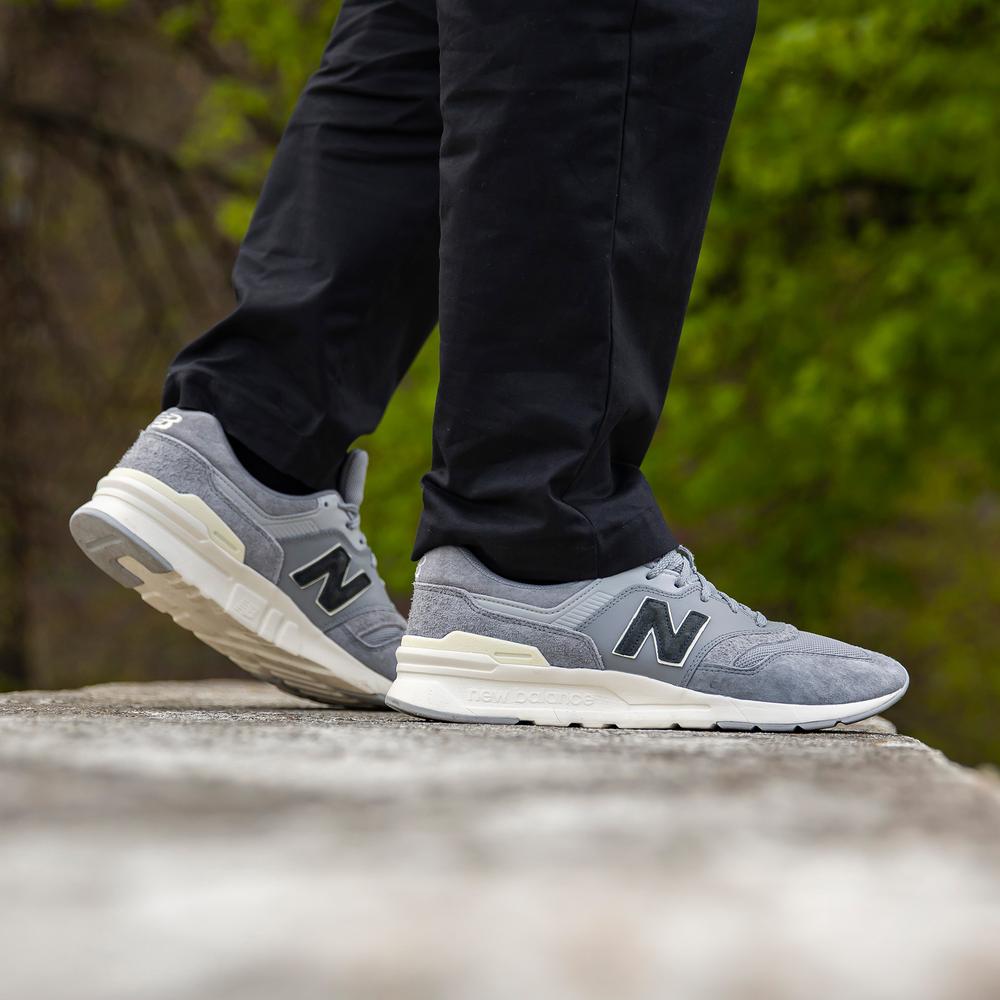Pánske topánky New Balance CM997HPH – sivé