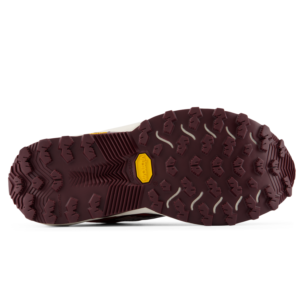 Dámske topánky New Balance FuelCell Rebel Trail WRBT2MF – červené
