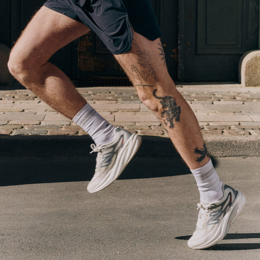 Pánske topánky New Balance nfinion SuperComp Rebel v1 MREBX9S5 – béžové