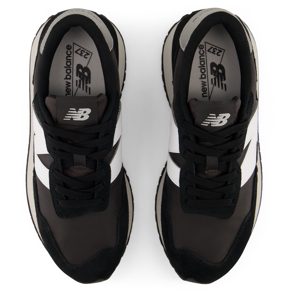 Dámske topánky New Balance W23731P – čierné