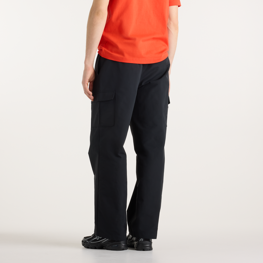 Pánske nohavice New Balance Cargo – čierné