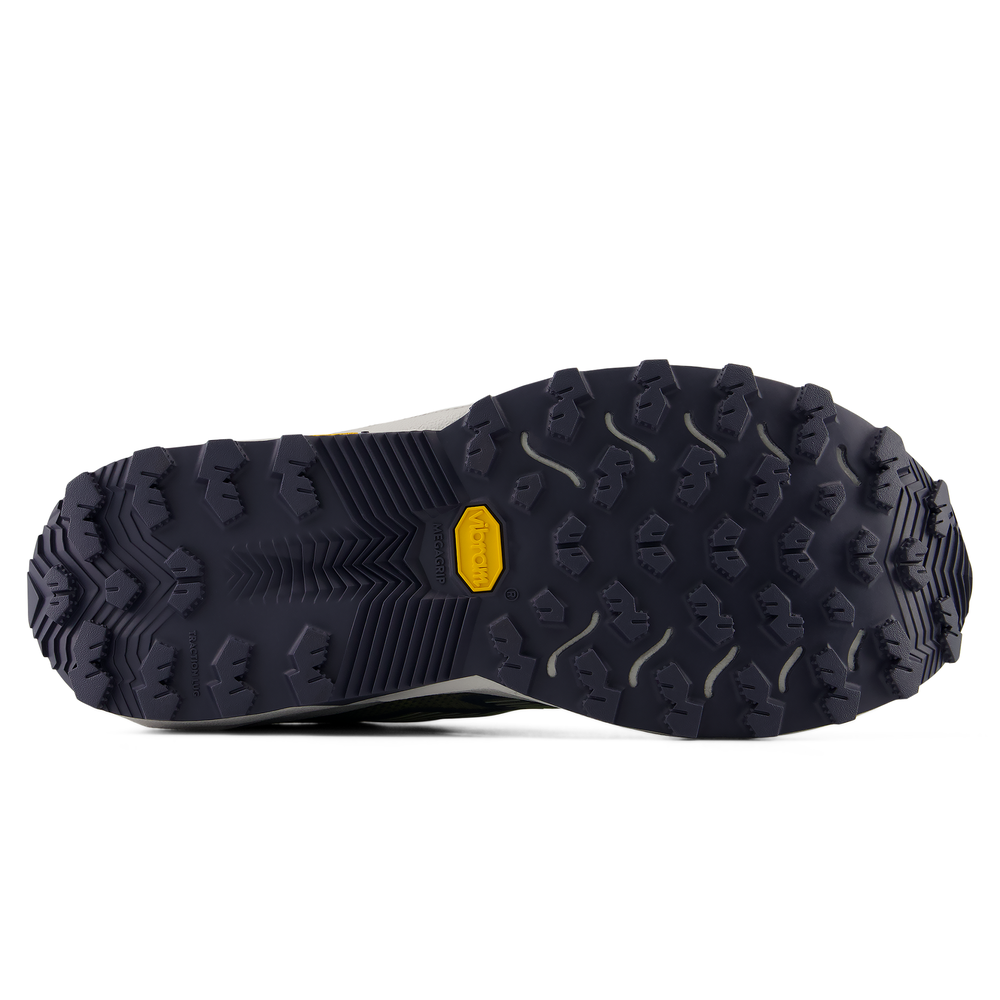 Pánske topánky New Balance FuelCell Rebel Trail MRBT8CQ – zelené