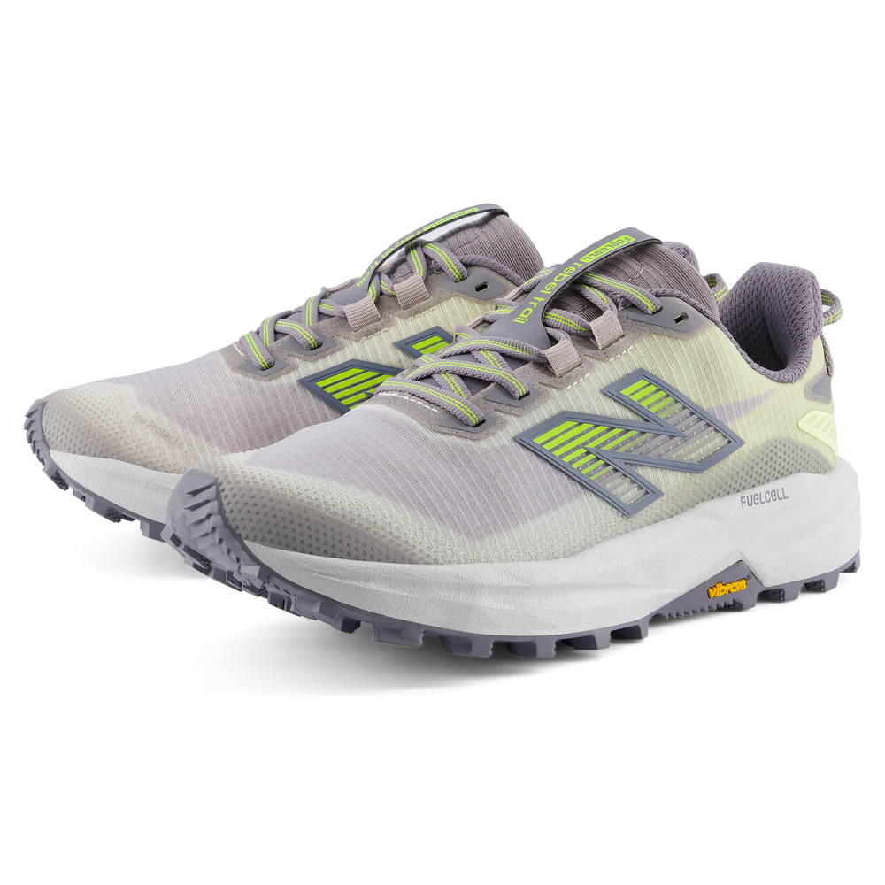Dámske topánky New Balance FuelCell Rebel Trail WRBT675 – sivé