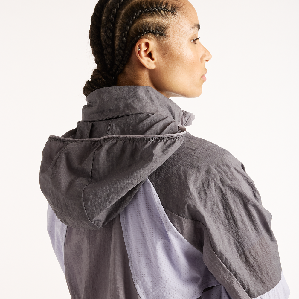 Vetrovka dámska New Balance Reflective RC – sivé