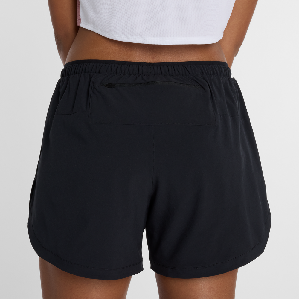 Dámske šortky New Balance RC Essential – čierné