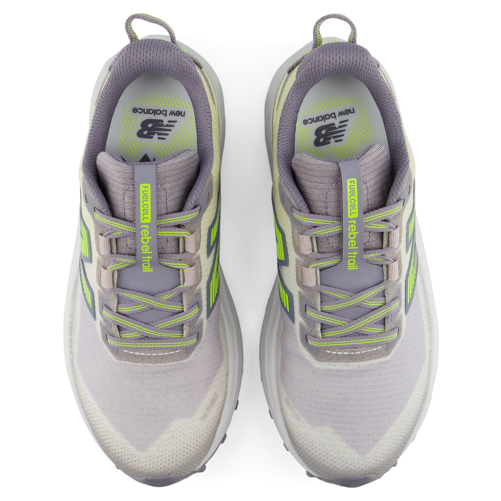 Dámske topánky New Balance FuelCell Rebel Trail WRBT675 – sivé