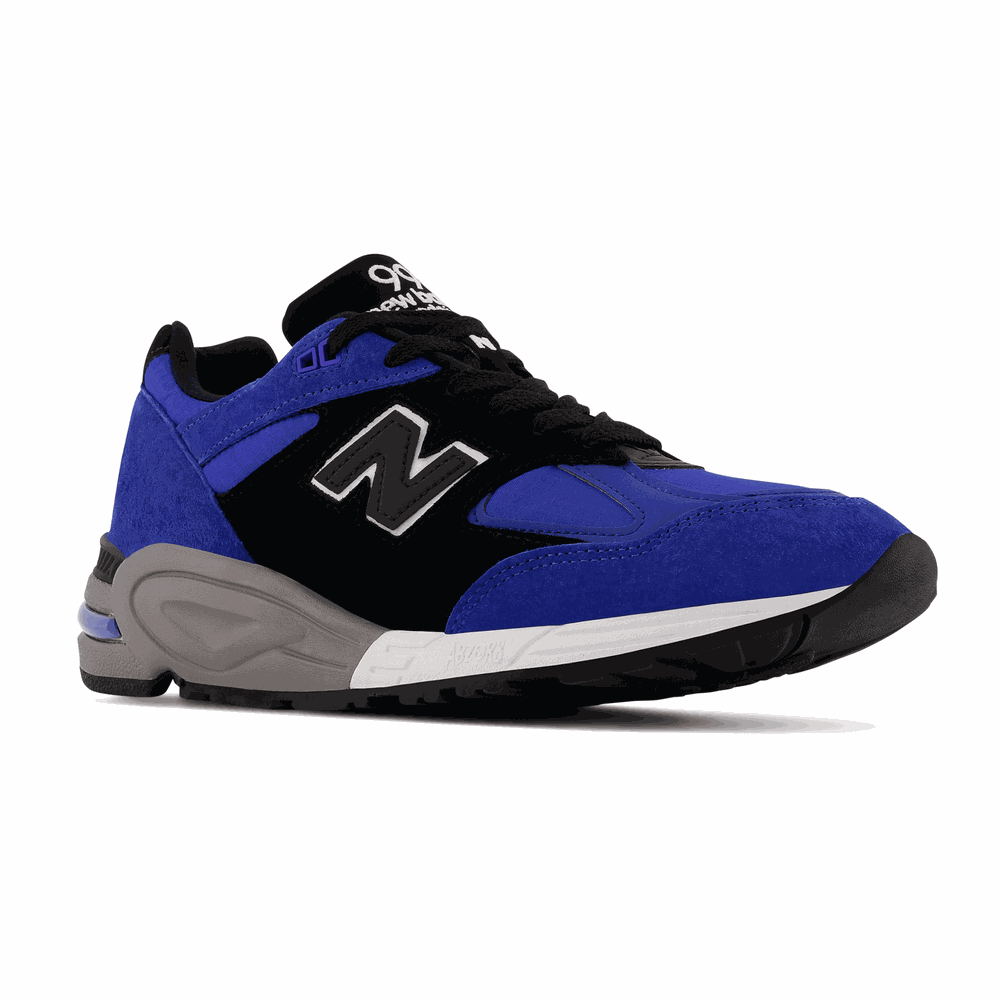 New Balance M990PL2