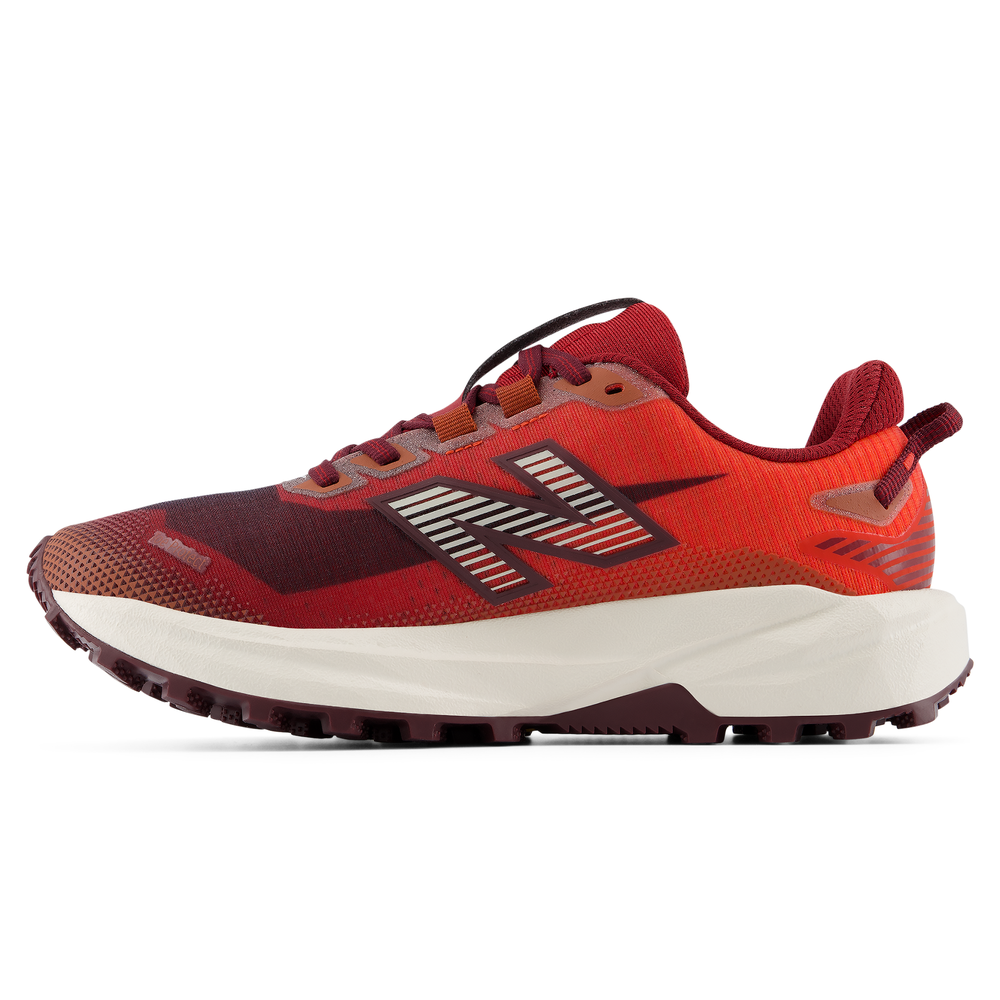 Dámske topánky New Balance FuelCell Rebel Trail WRBT2MF – červené