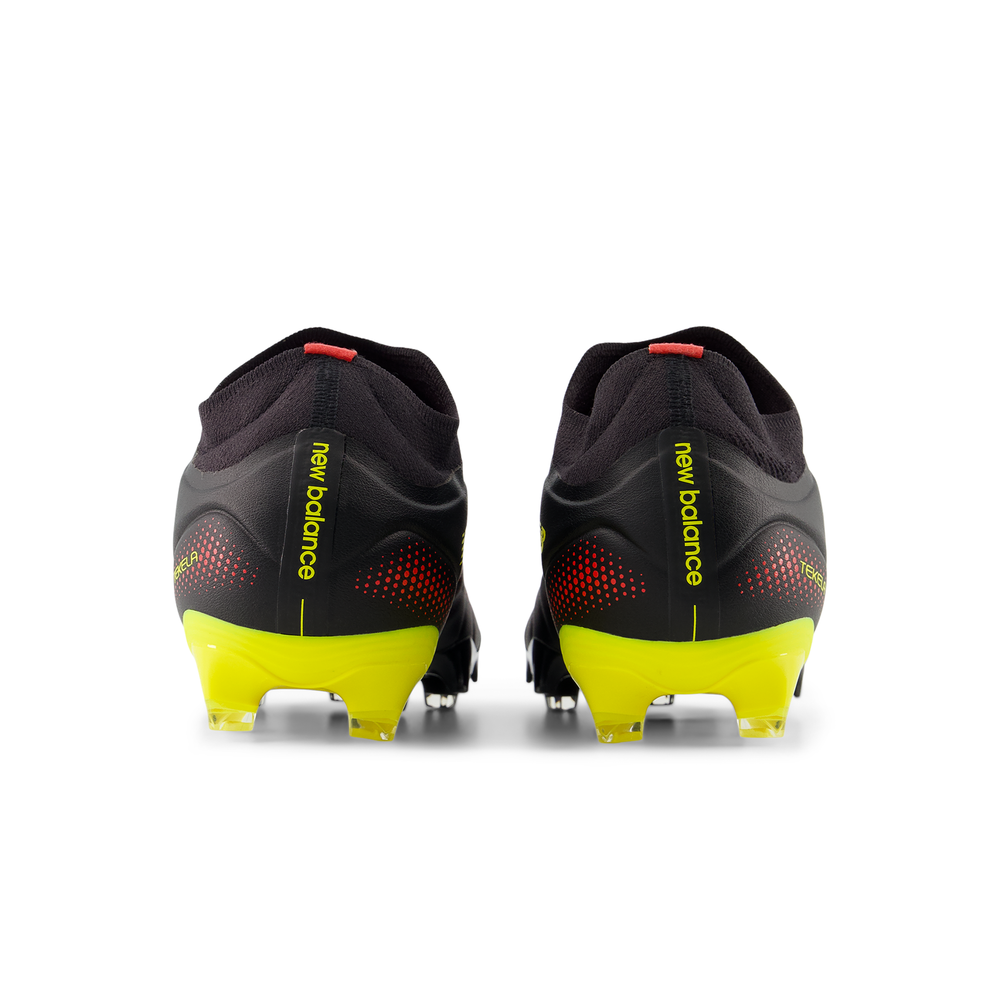 Pánske kopačky New Balance TEKELA TEAM FG V5 UT3FL43H – čierné