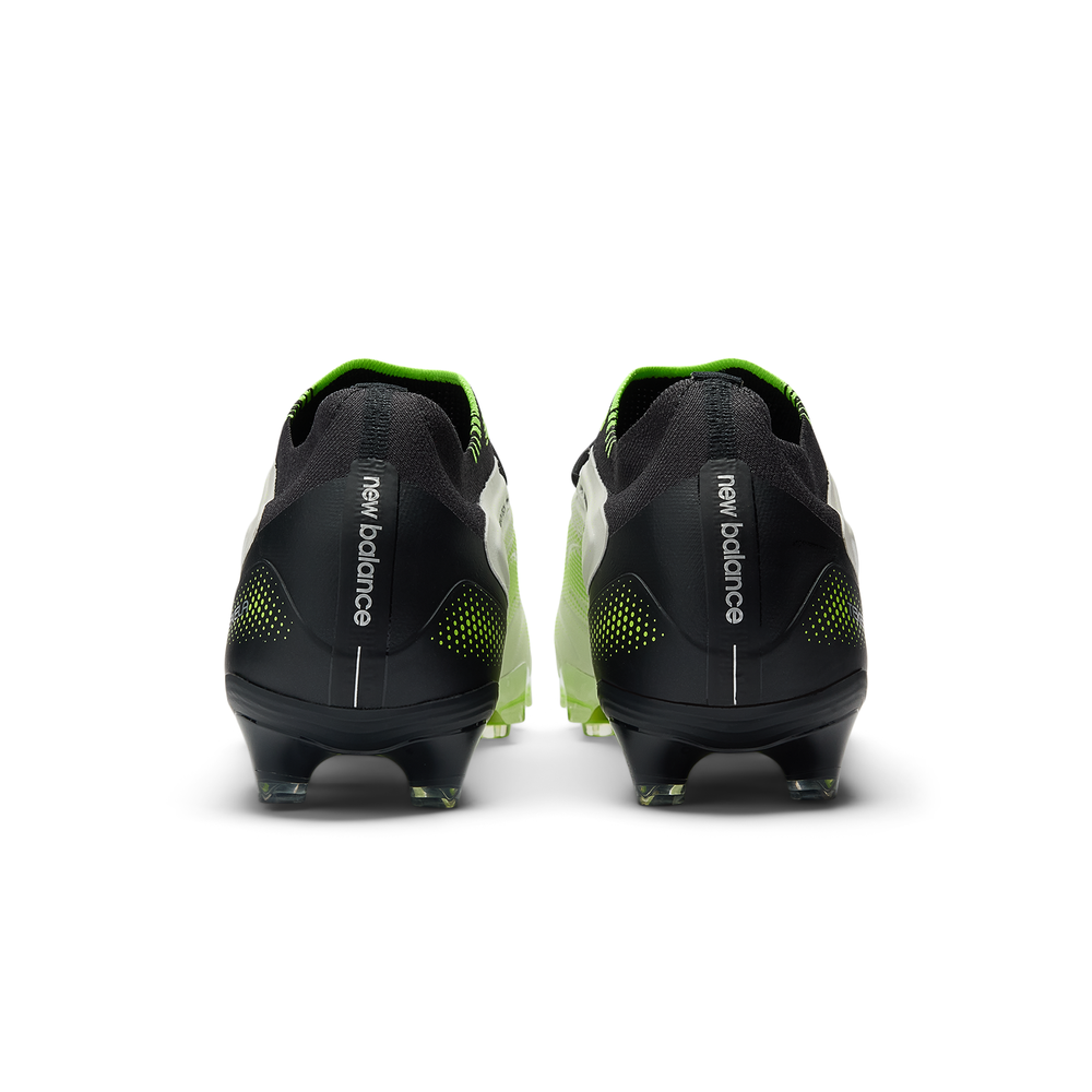 Pánske kopačky New Balance TEKELA ELITE FG V5 ST1FLSP5 – biele