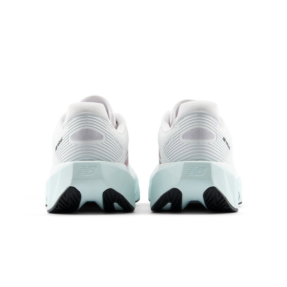 Dámske topánky New Balance FuelCell Rebel v5 WFCX8U7 – biele