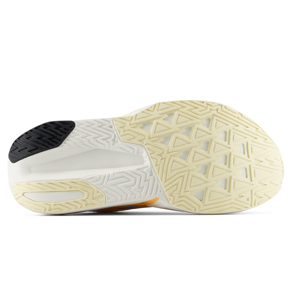 Dámske topánky New Balance FuelCell Rebel v5 WFCX8KC – oranžová