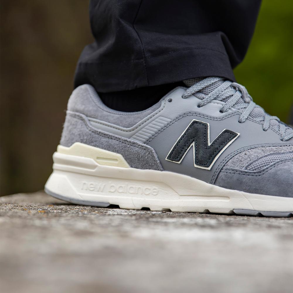 Pánske topánky New Balance CM997HPH – sivé