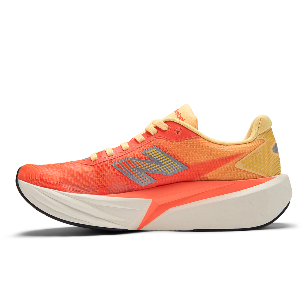 Dámske topánky New Balance FuelCell Rebel v5 WFCX92I – oranžová
