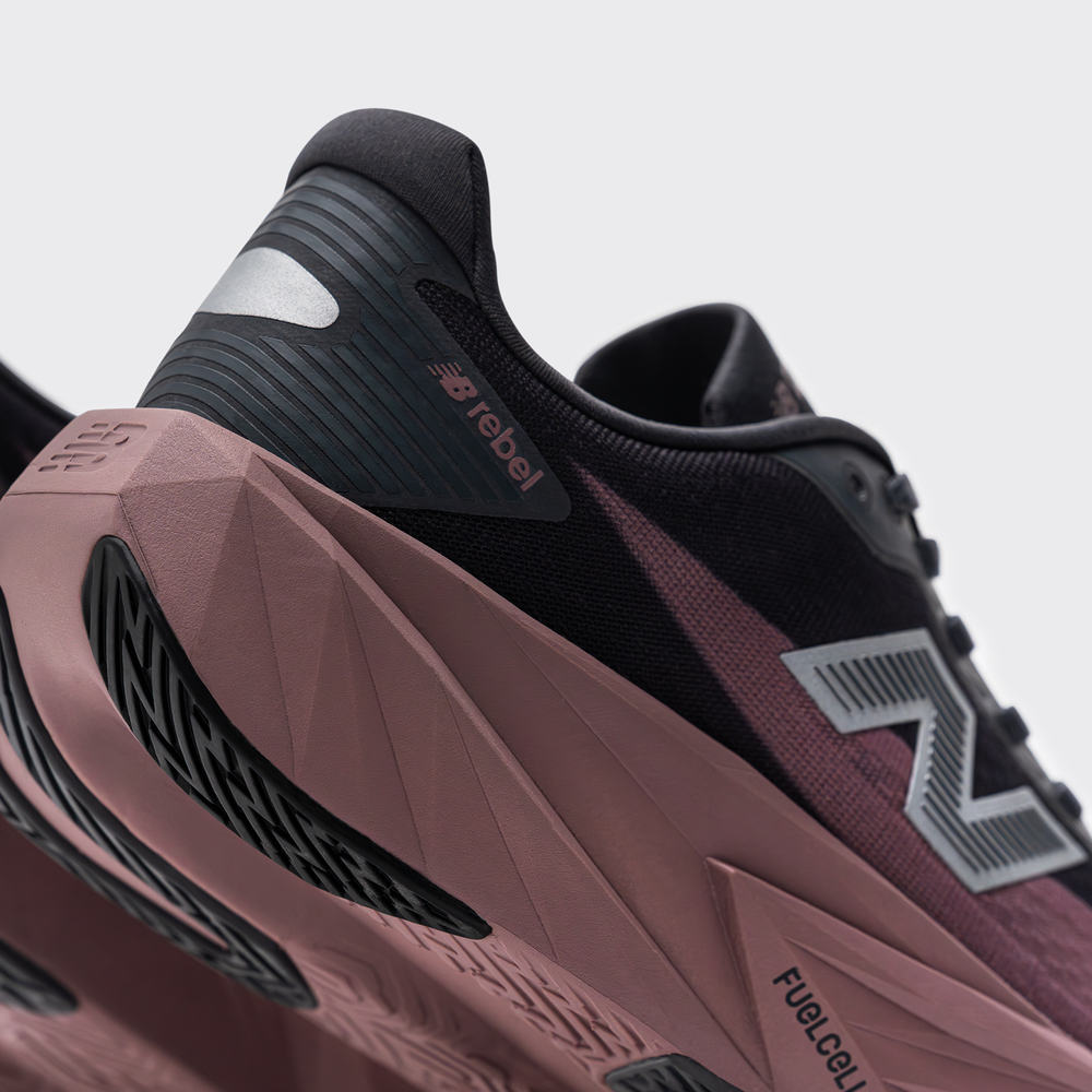 Dámske topánky New Balance FuelCell Rebel v5 WFCX3WA – ružové