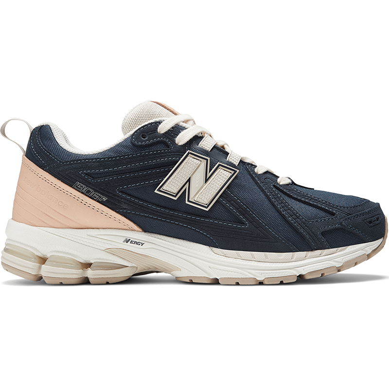 

Pánske topánky New Balance M1906FB – tmavomodrá