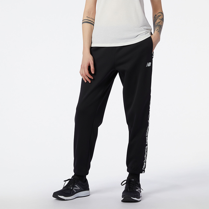 

Dámske nohavice New Balance WP13176BK – čierne