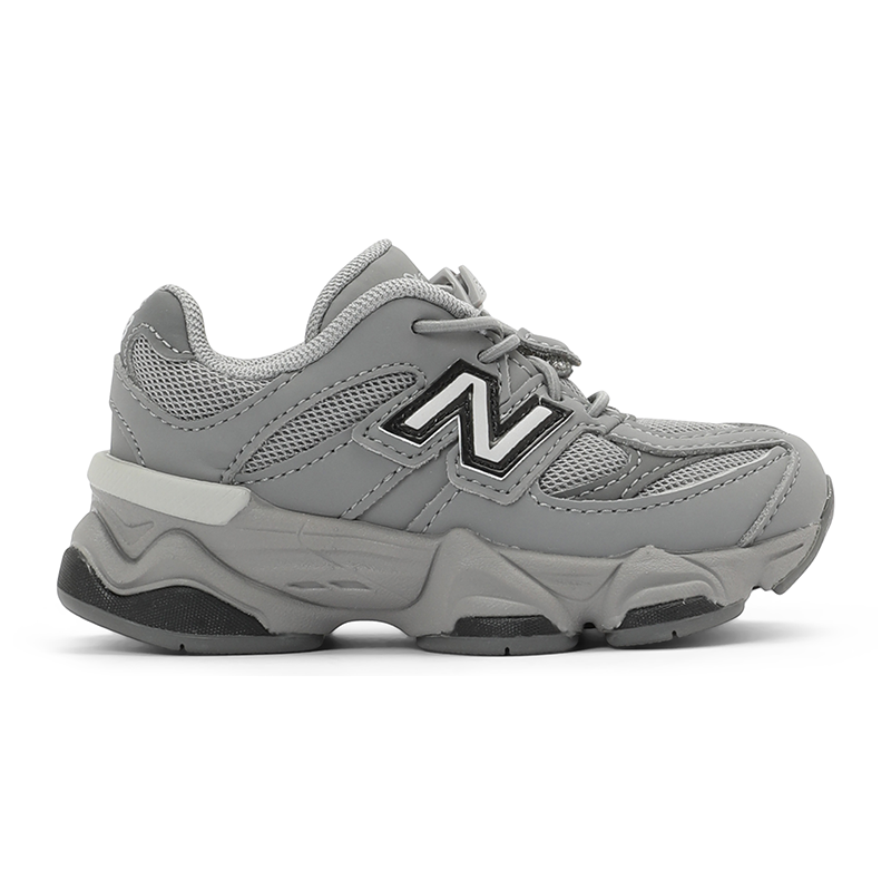 

Detské topánky New Balance IV9060GB – sivé