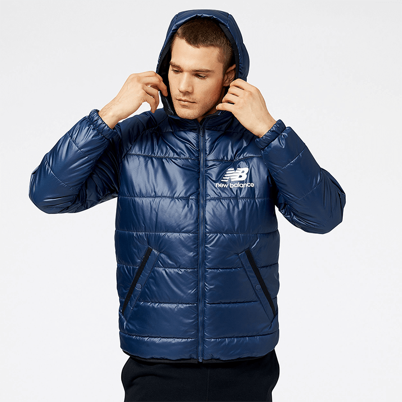 

Pánska vetrovka New Balance MJ13513NGO – tmavomodrá