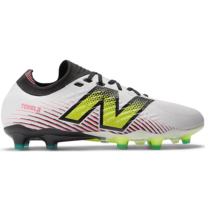 

Futbalové topánky New Balance TEKELA PRO FG V4+ ST1FLH45 – biele