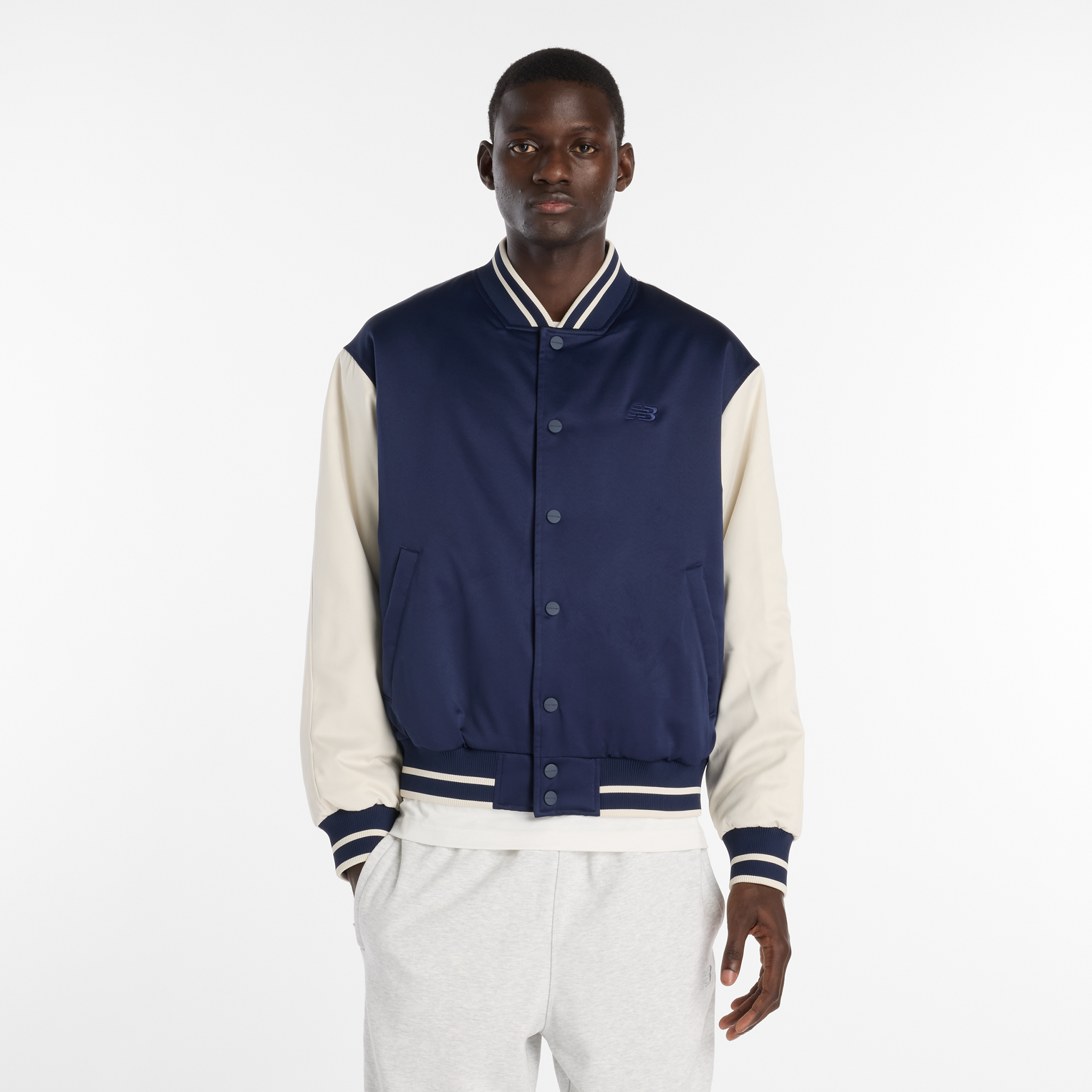 Pánska vetrovka New Balance MJ6102R7TNV – tmavomodrá